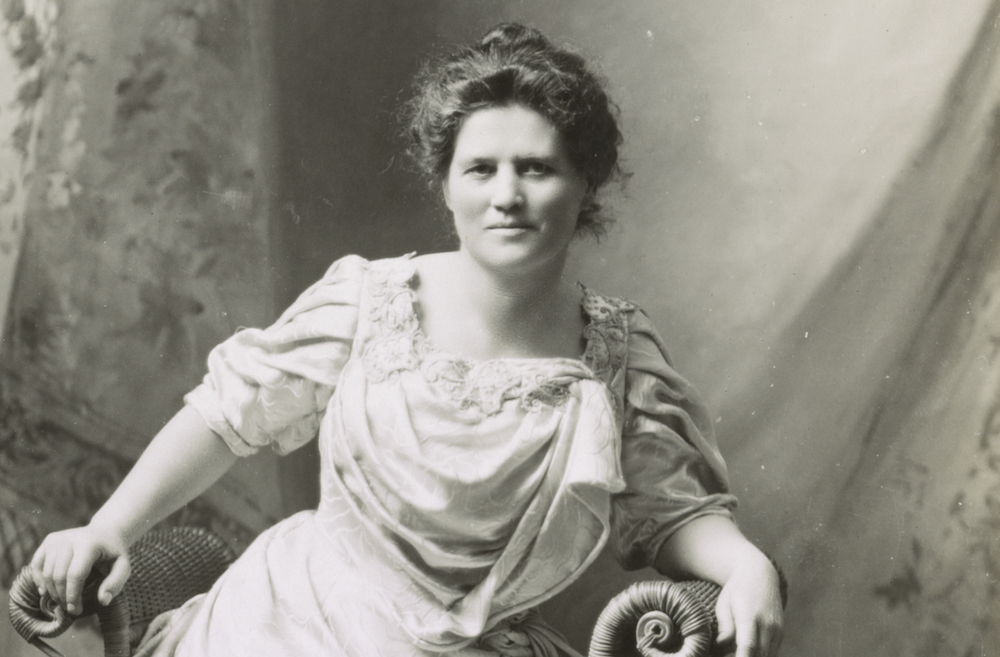 Belle Case La Follette born on April 21, 1859 in Summit, Wisconsin.
