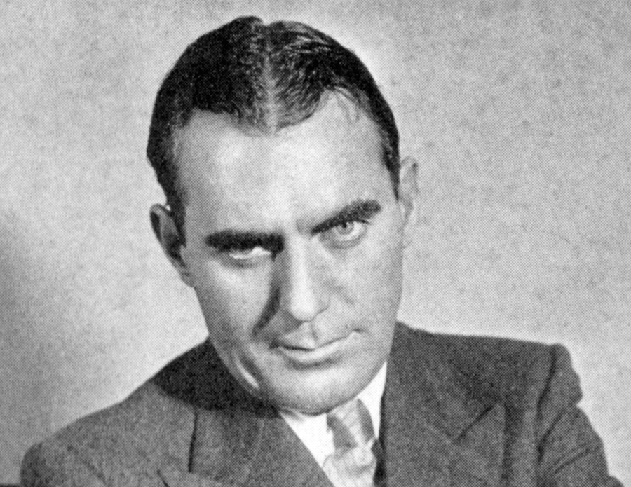 Pat O'Brien was born on November 11, 1899 in Milwaukee, Wisconsin.